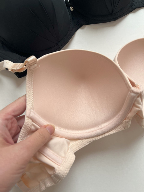 سوتین اسفنجی زنانه بدون جک و فنردار