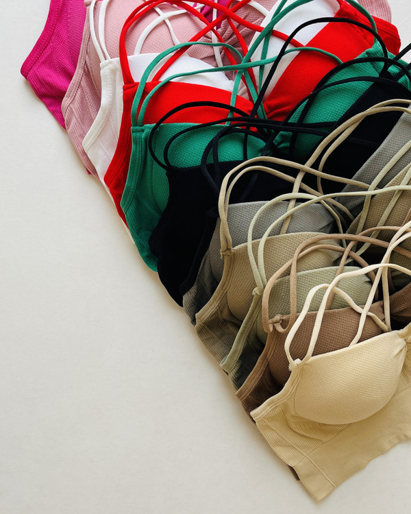 نیم تنه زنانه با رنگبندی جذاب و متنوع