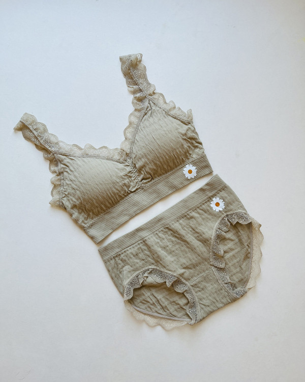 قیمت و خرید نیم تنه و شورت طرح بابونه