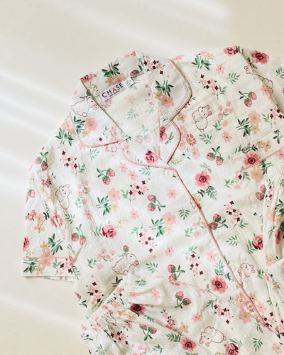 ست سه تیکه بلوز، شلوار و شلوارک نخ موسلین آستین کوتاه طرح بهار