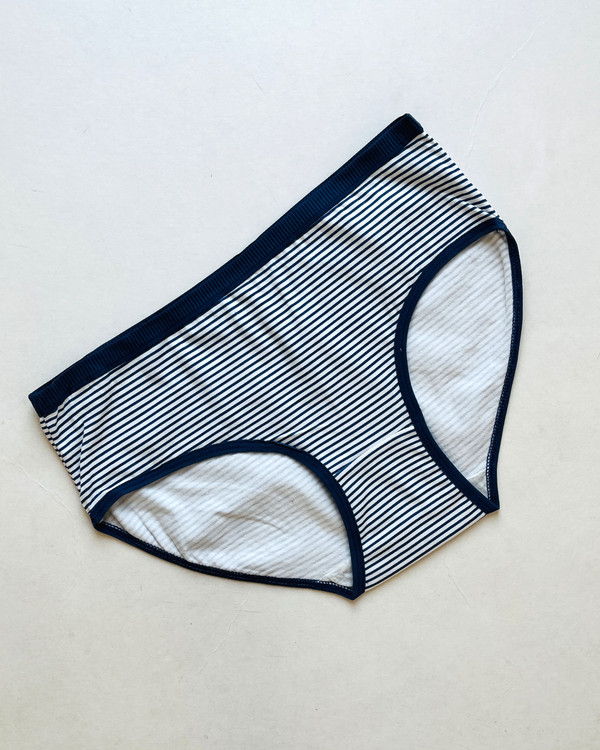 شورت نخی دخترانه توت فرنگی