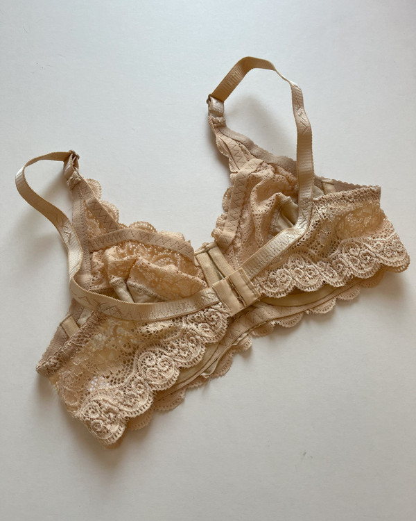 سوتین زنانه دانتل لعیا