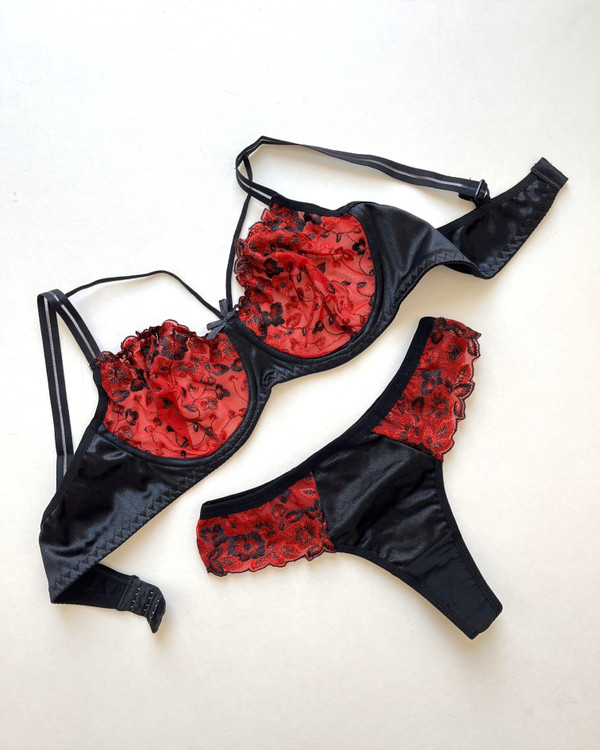 ست سوتین و شورت لامبادا تور و دانتل کارن