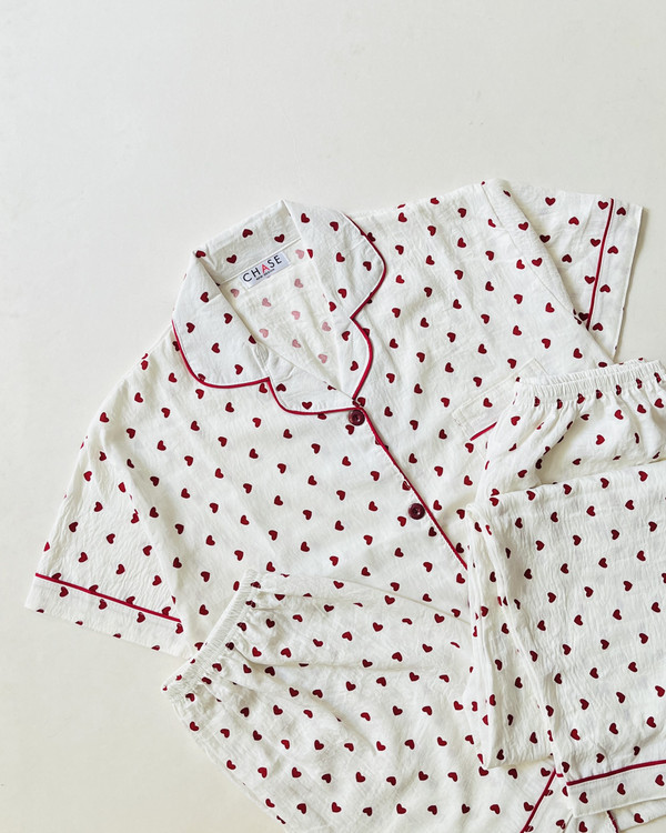 ست سه تیکه بلوز، شلوار و شلوارک نخ موسلین آستین کوتاه قلب قرمز