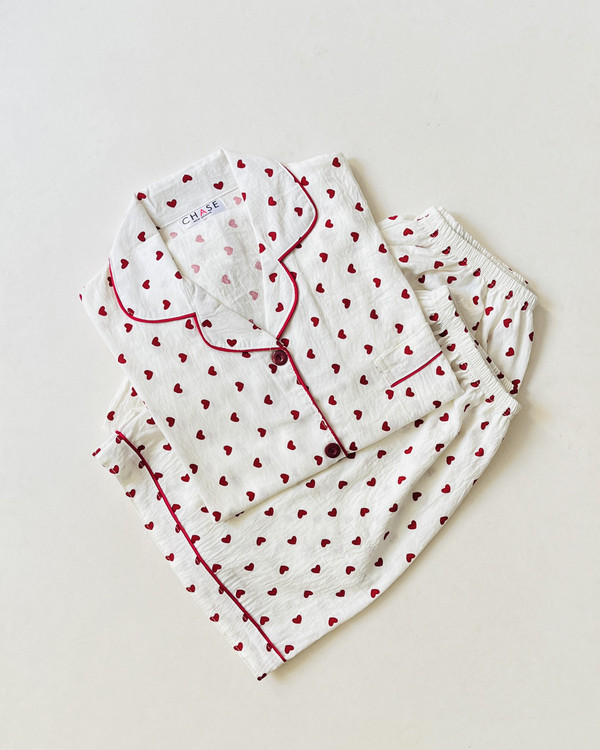 ست سه تیکه بلوز، شلوار و شلوارک نخ موسلین آستین کوتاه قلب قرمز