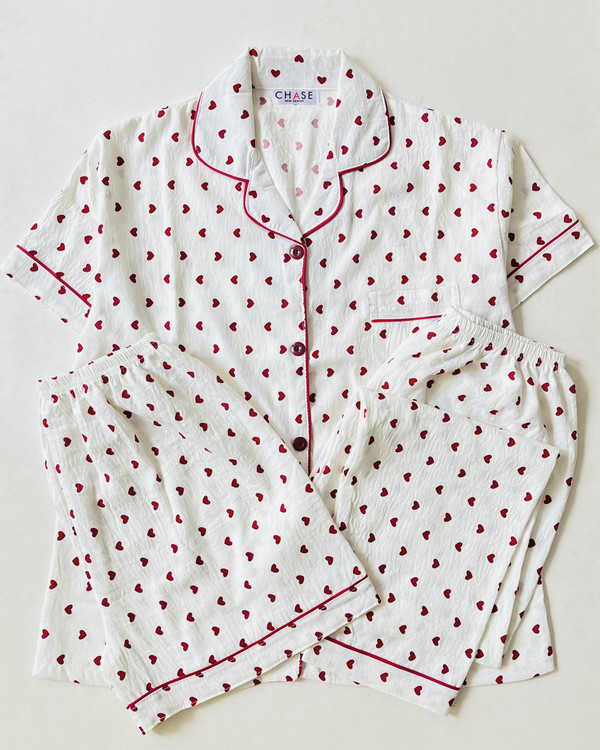 ست سه تیکه بلوز، شلوار و شلوارک نخ موسلین آستین کوتاه قلب قرمز