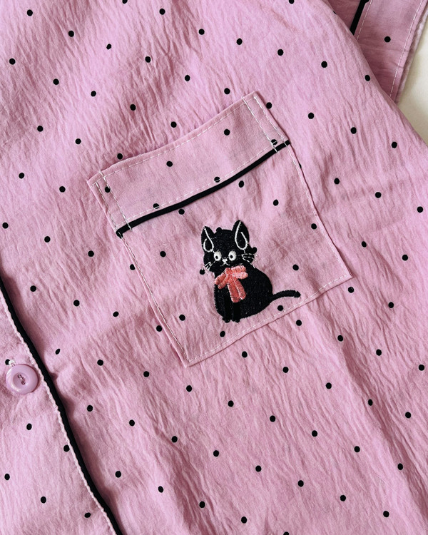 ست سه تیکه بلوز، شلوار و شلوارک نخ موسلین آستین کوتاه صورتی خال خالی