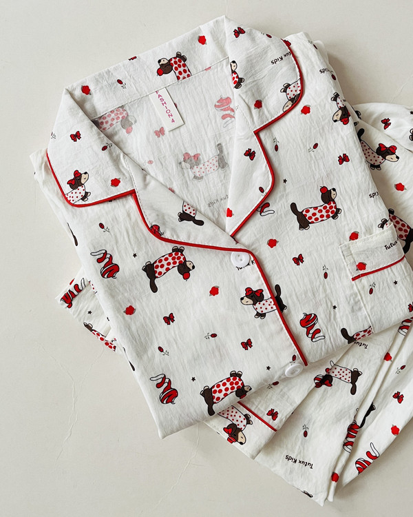 ست دو تیکه بلوز و شلوار آستین بلند نخ موسلین طرح سگ سوسیسی