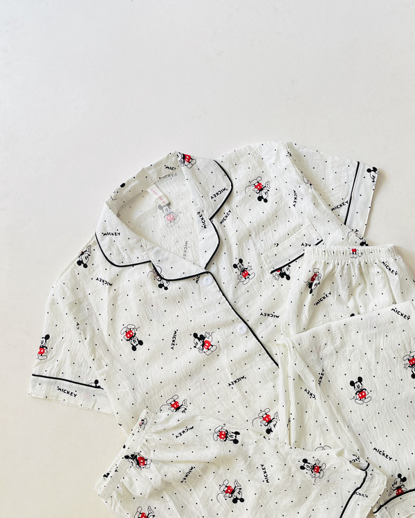 ست سه تیکه بلوز، شلوار و شلوارک نخ موسلین آستین کوتاه میکی موس
