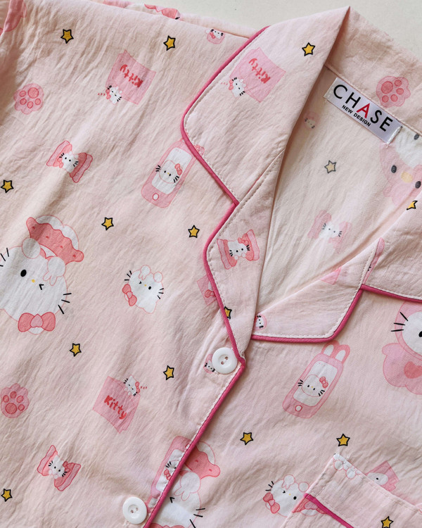 ست سه تیکه بلوز، شلوار و شلوارک نخ موسلین آستین کوتاه کیتی صورتی- کد N14