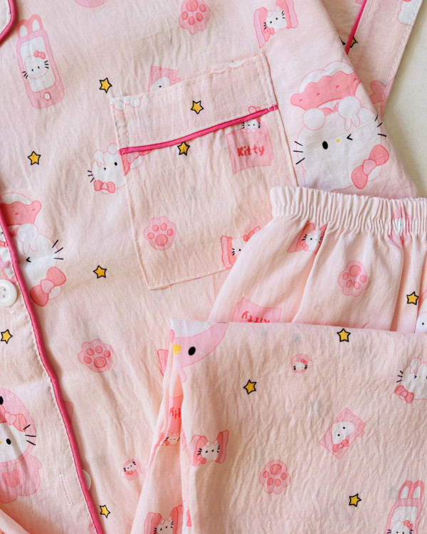 ست سه تیکه بلوز، شلوار و شلوارک نخ موسلین آستین کوتاه کیتی صورتی- کد N14