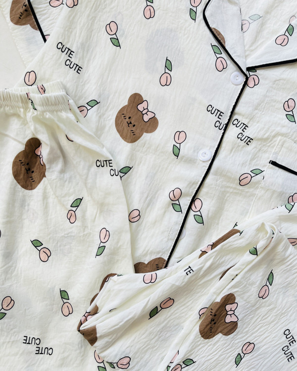 ست سه تیکه بلوز، شلوار و شلوارک نخ موسلین آستین کوتاه خرس قهوه ای و گل- کد N14