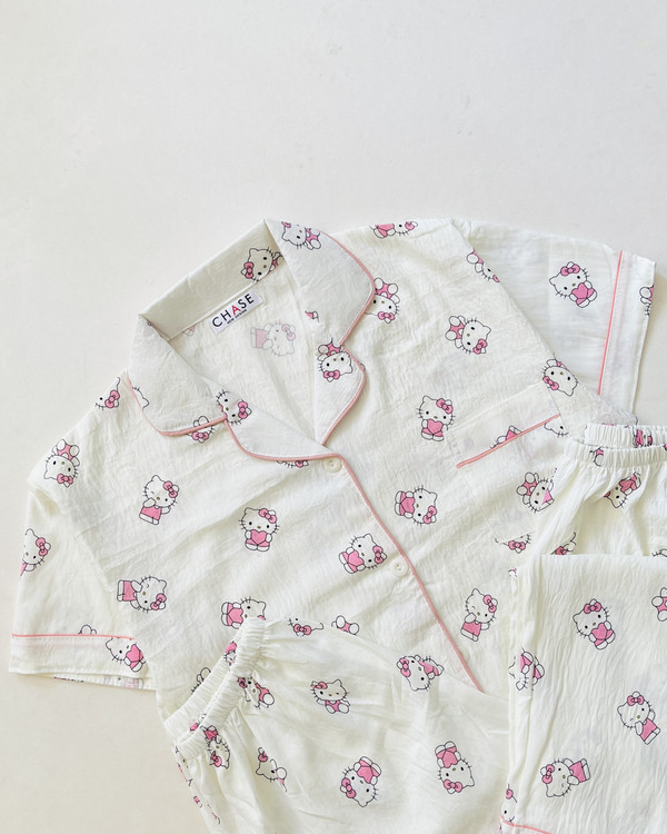 ست سه تیکه بلوز، شلوار و شلوارک نخ موسلین آستین کوتاه کیتی سفید- کد N14