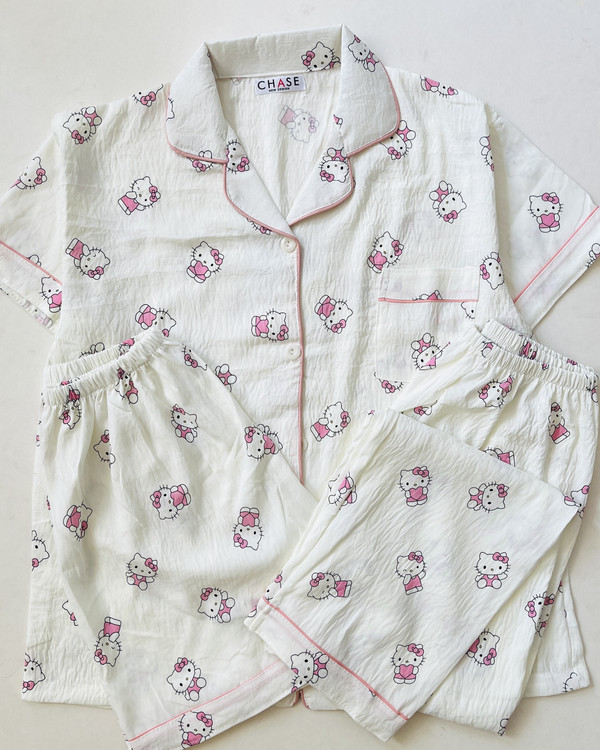 ست سه تیکه بلوز، شلوار و شلوارک نخ موسلین آستین کوتاه کیتی سفید- کد N14